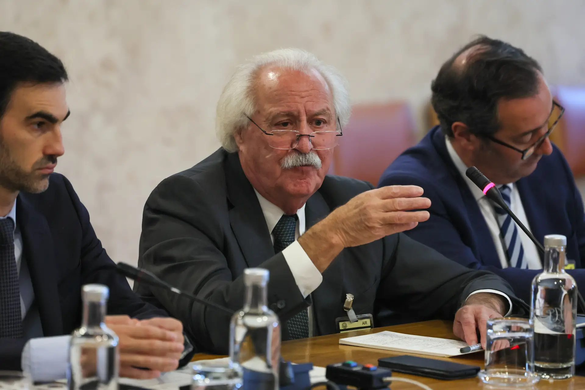 Patrões querem ir mais longe do que Governo nos setores com serviços mínimos nas greves