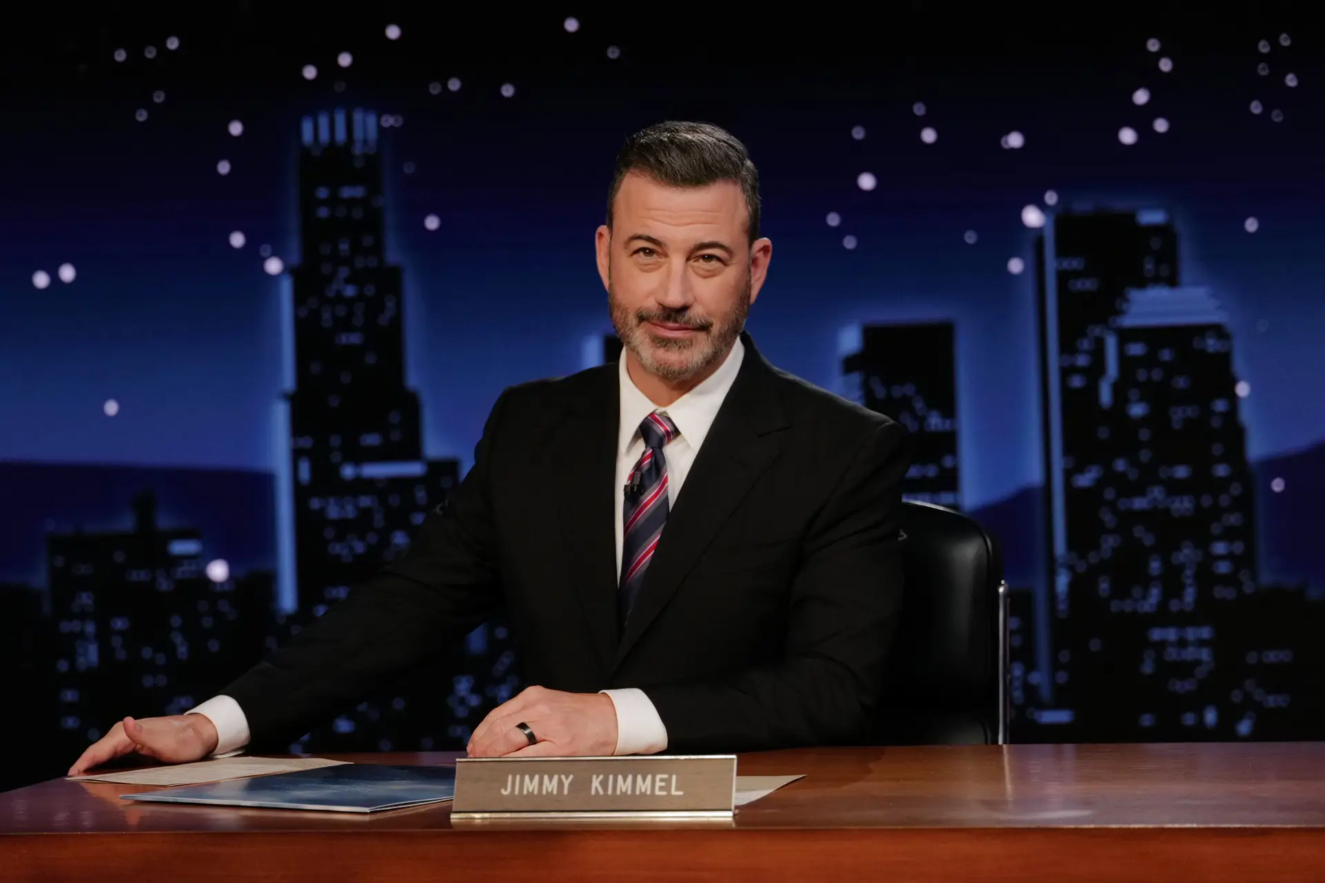 "Trump fez tudo para cancelar o meu programa": Jimmy Kimmel regressa à televisão e deixa várias críticas à ABC