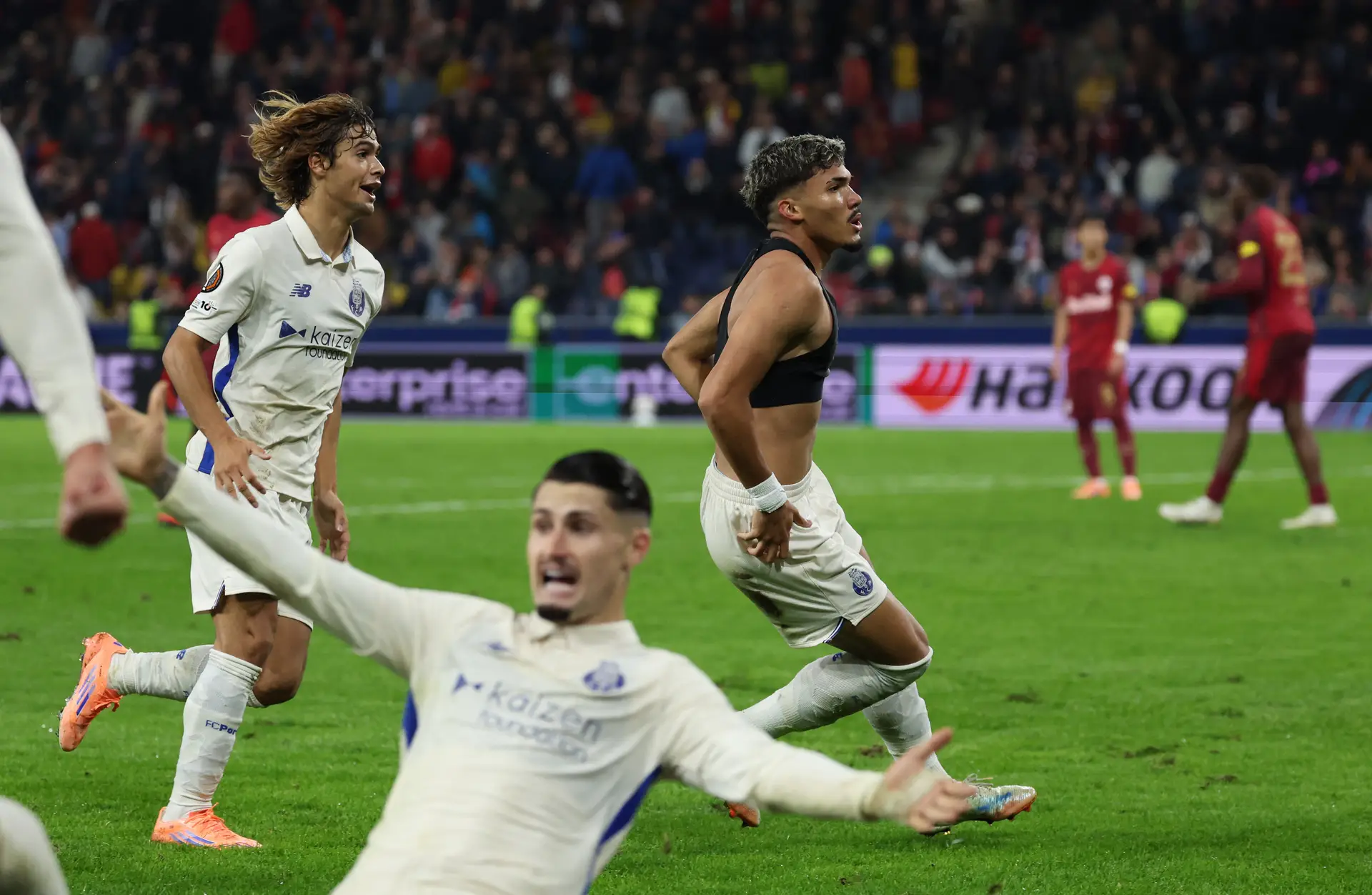 Liga Europa: FC Porto vence na casa do Salzburgo nos últimos instantes