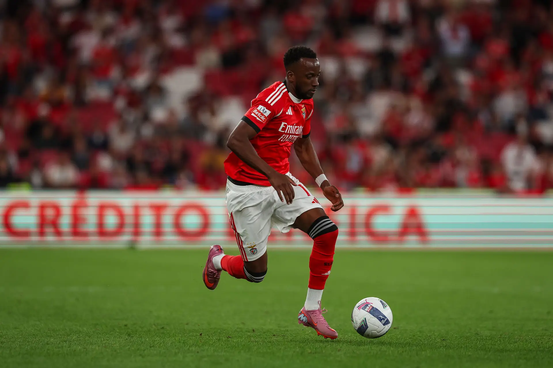 Lukebakio operado com sucesso ao tornozelo esquerdo