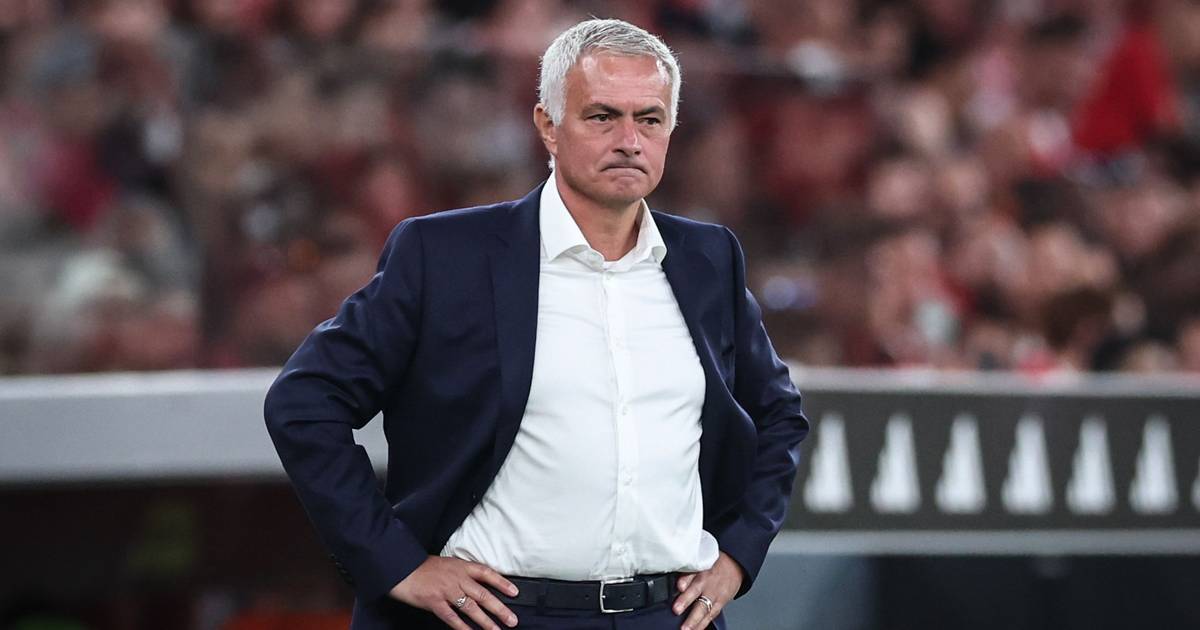José Mourinho escapa a sanção disciplinar devido a críticas à arbitragem