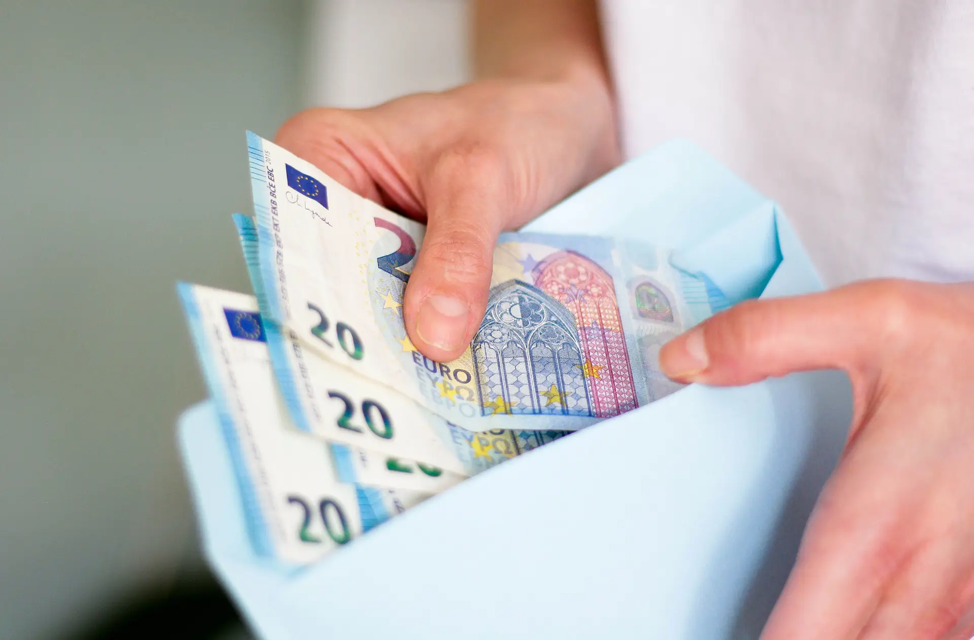 Doação de investimentos: como poupar impostos e preparar o futuro dos seus filhos desde o nascimento