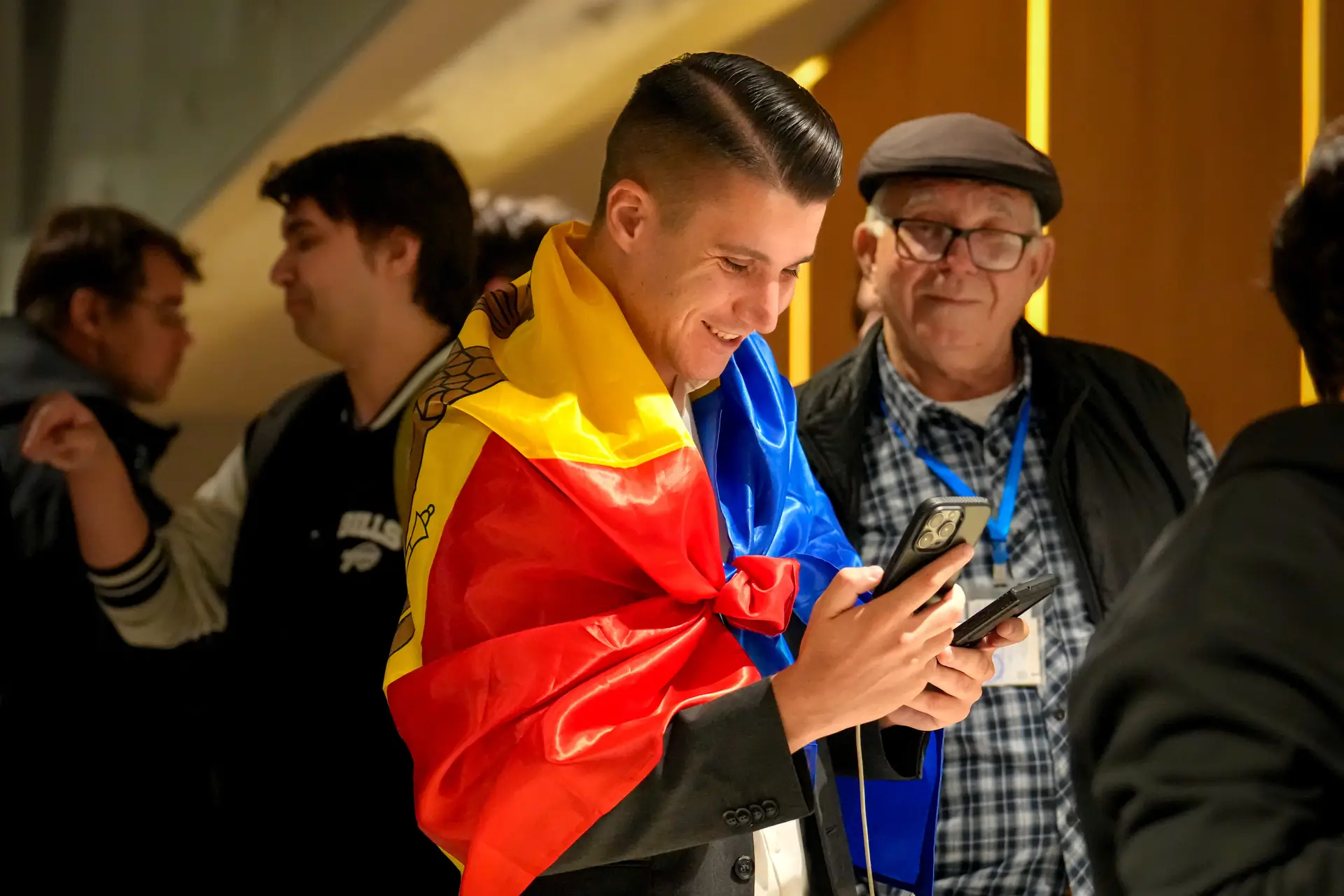 Apoiante do Partido de Ação e Solidariedade (PAS) pró-UE