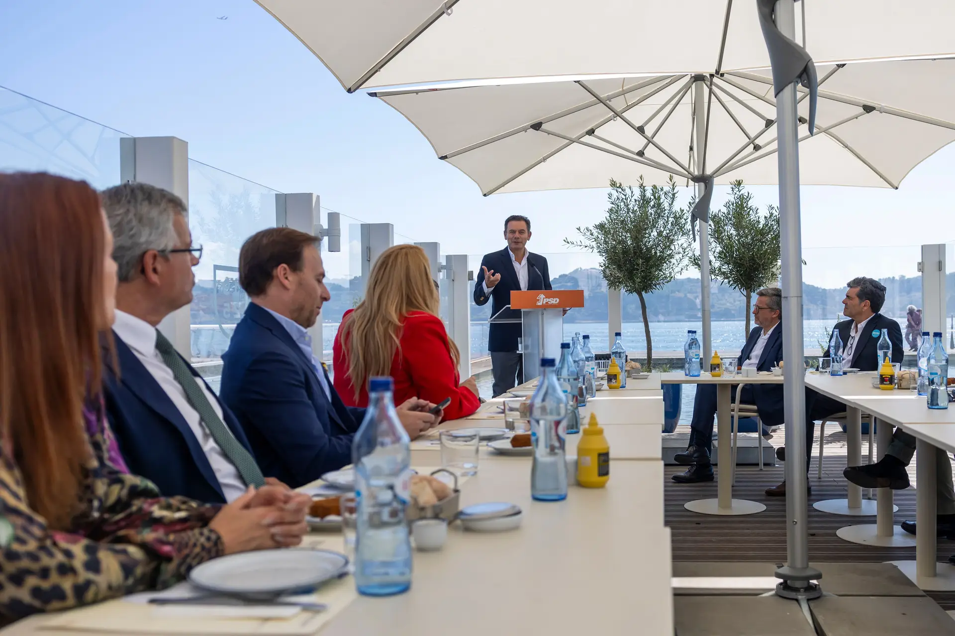 Barracas "têm ressurgido, sobretudo, em autarquias socialistas e comunistas", diz Montenegro