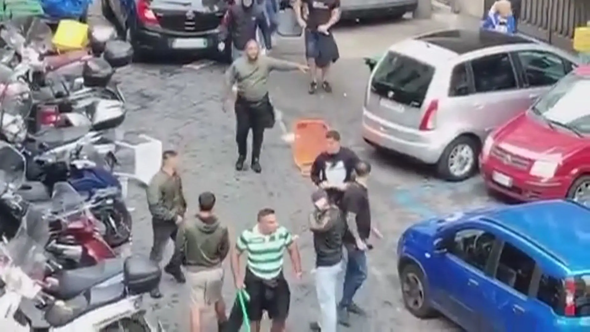 Adepto do Sporting hospitalizado após desacatos nas ruas de Nápoles