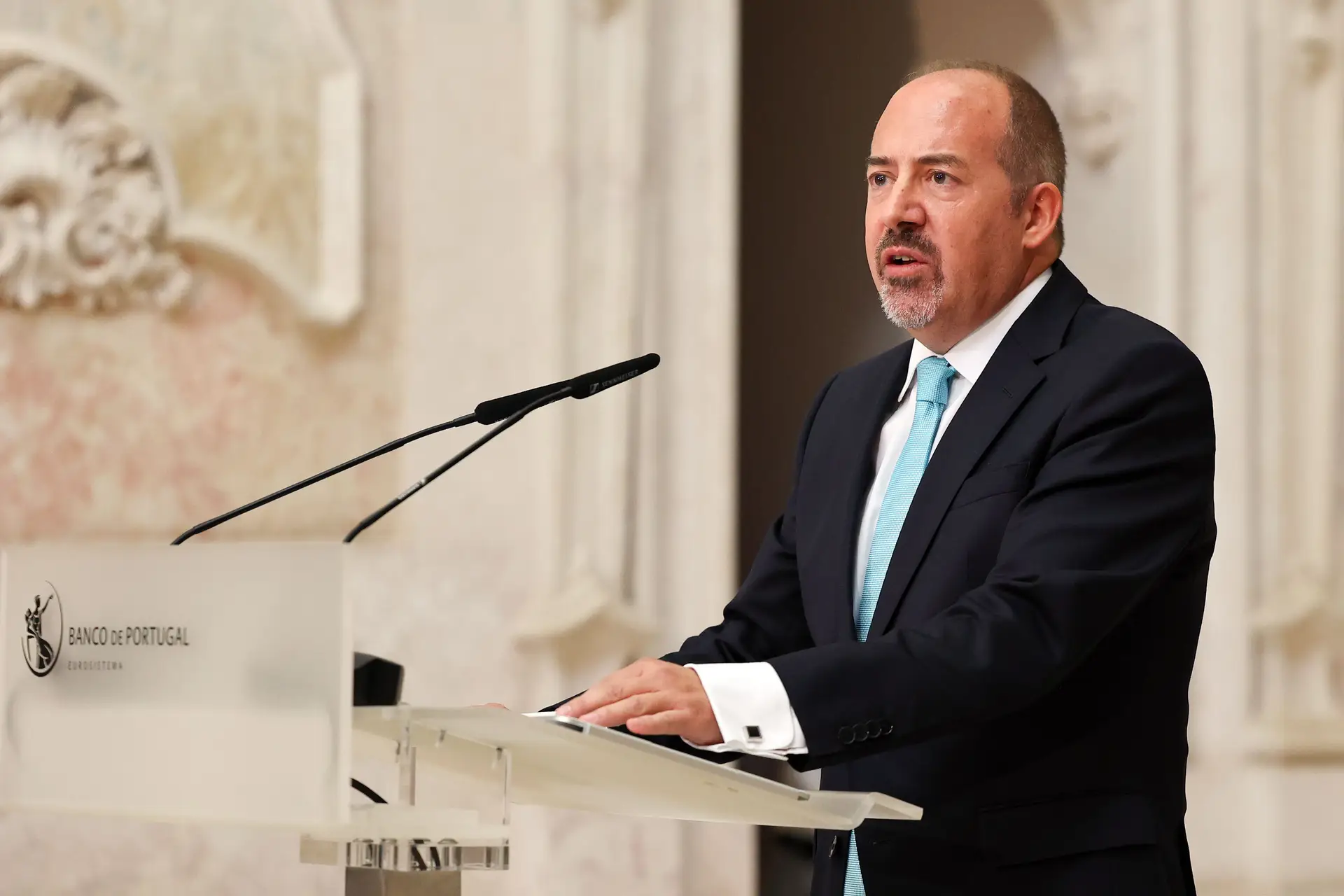 "Não há um cêntimo dos contribuintes" na reforma de Mário Centeno, garante governador do BdP