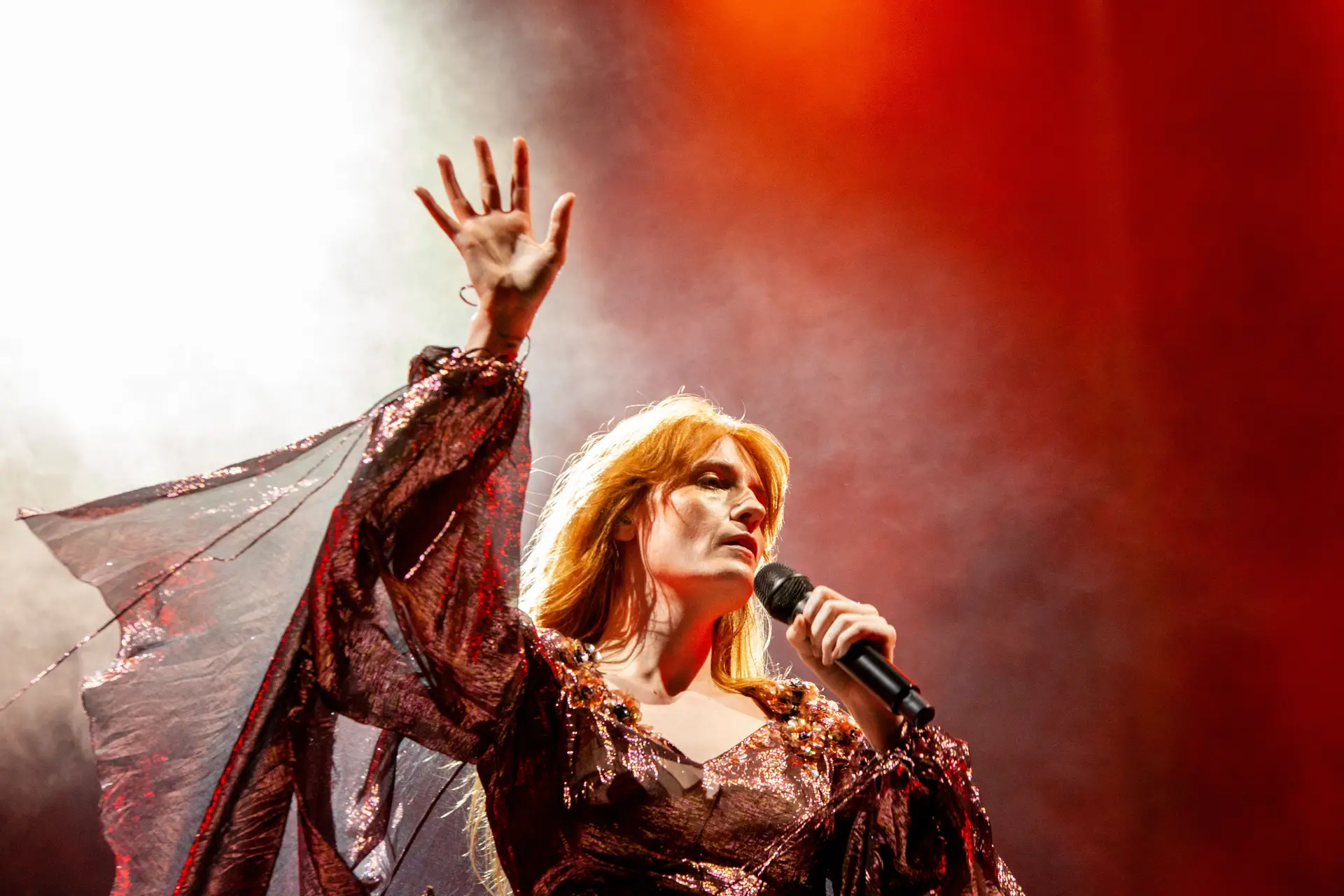Florence Welch, dos Florence and the Machine, atua no terceiro dia do Cala Mijas Festival 2023, a 2 de setembro de 2023, em Mijas, Espanha.
