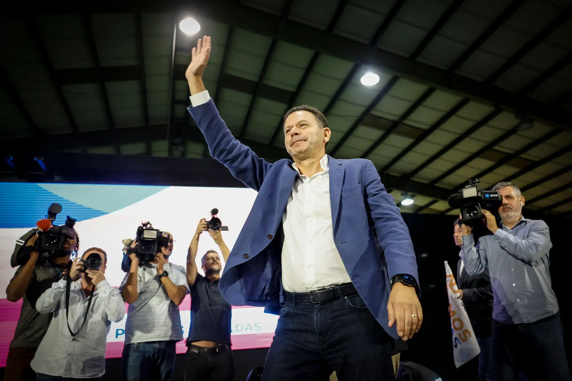 Caso Spinumviva: direita fala em "campanha suja", esquerda aponta "elefante na sala"