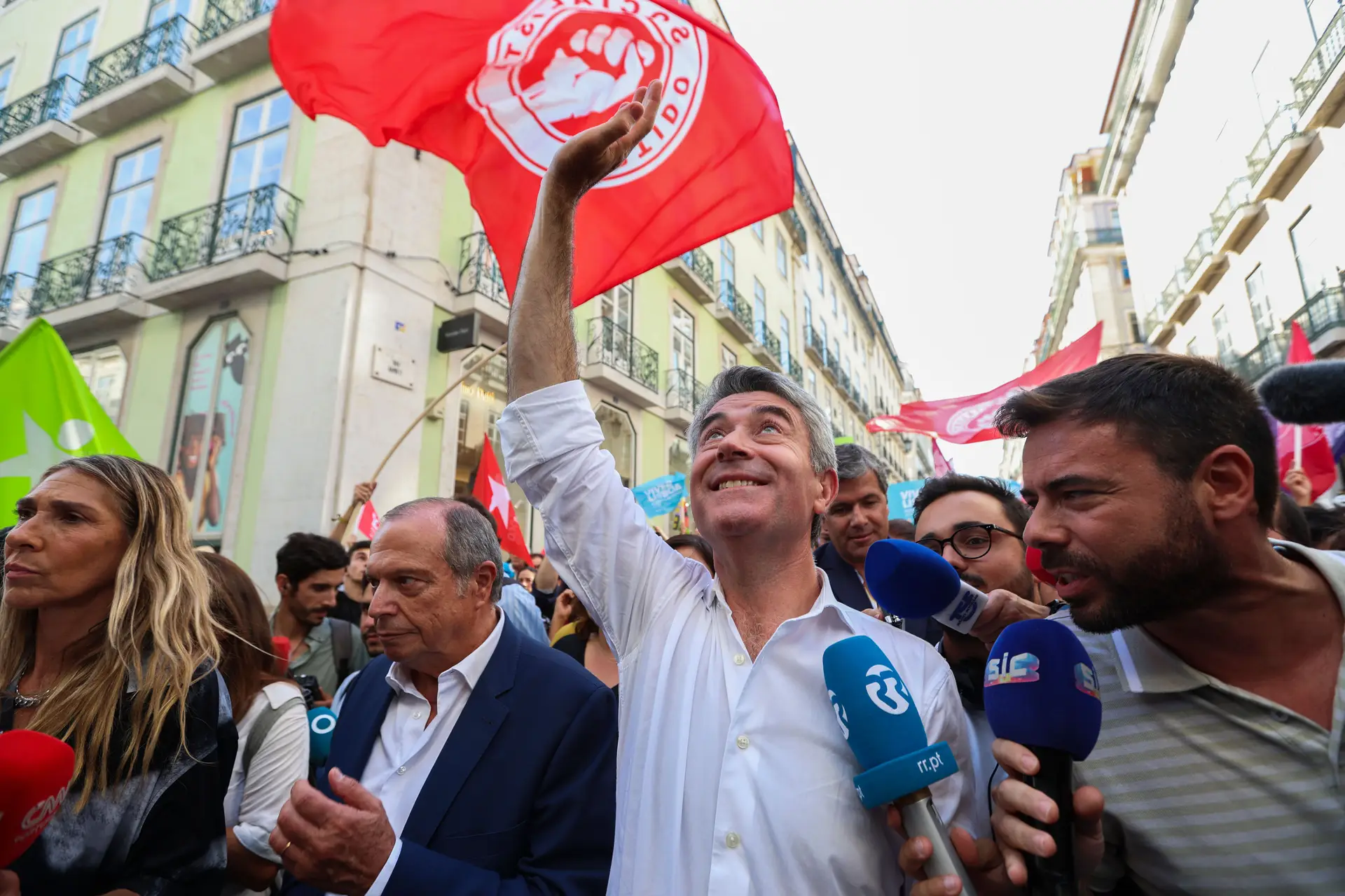 Carneiro aponta unanimidade nos órgãos do PS sobre "resultados positivos" nas autárquicas
