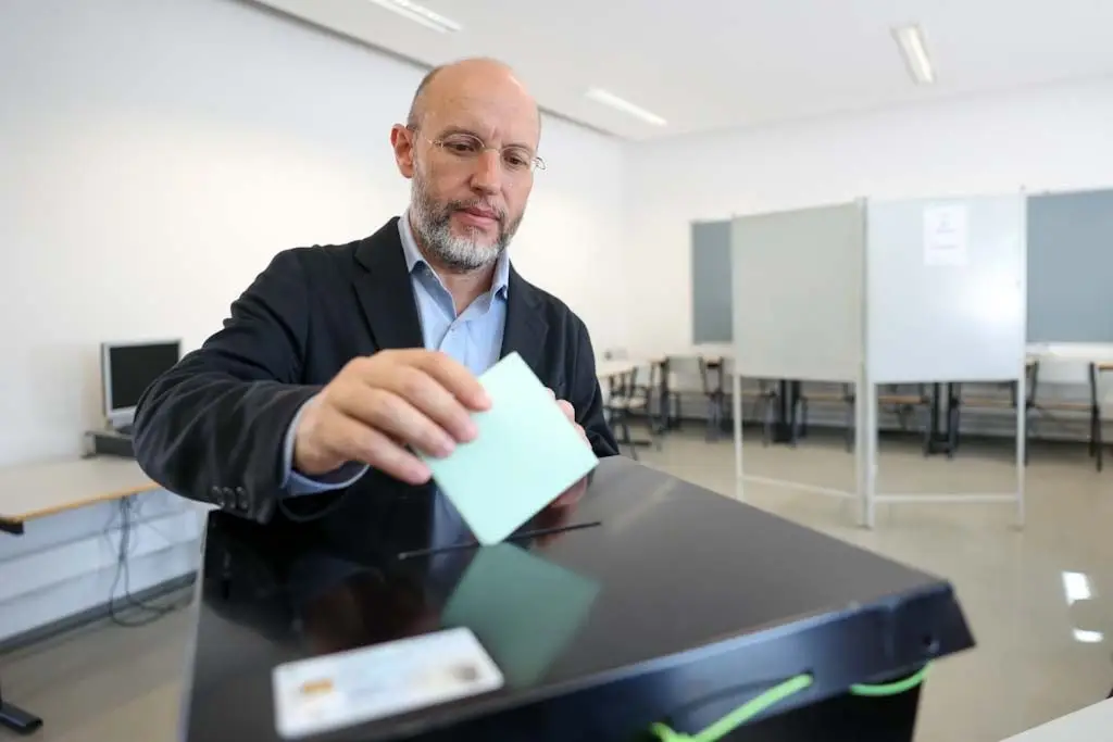 Rui Tavares diz que "ninguém se deve demitir" de participar