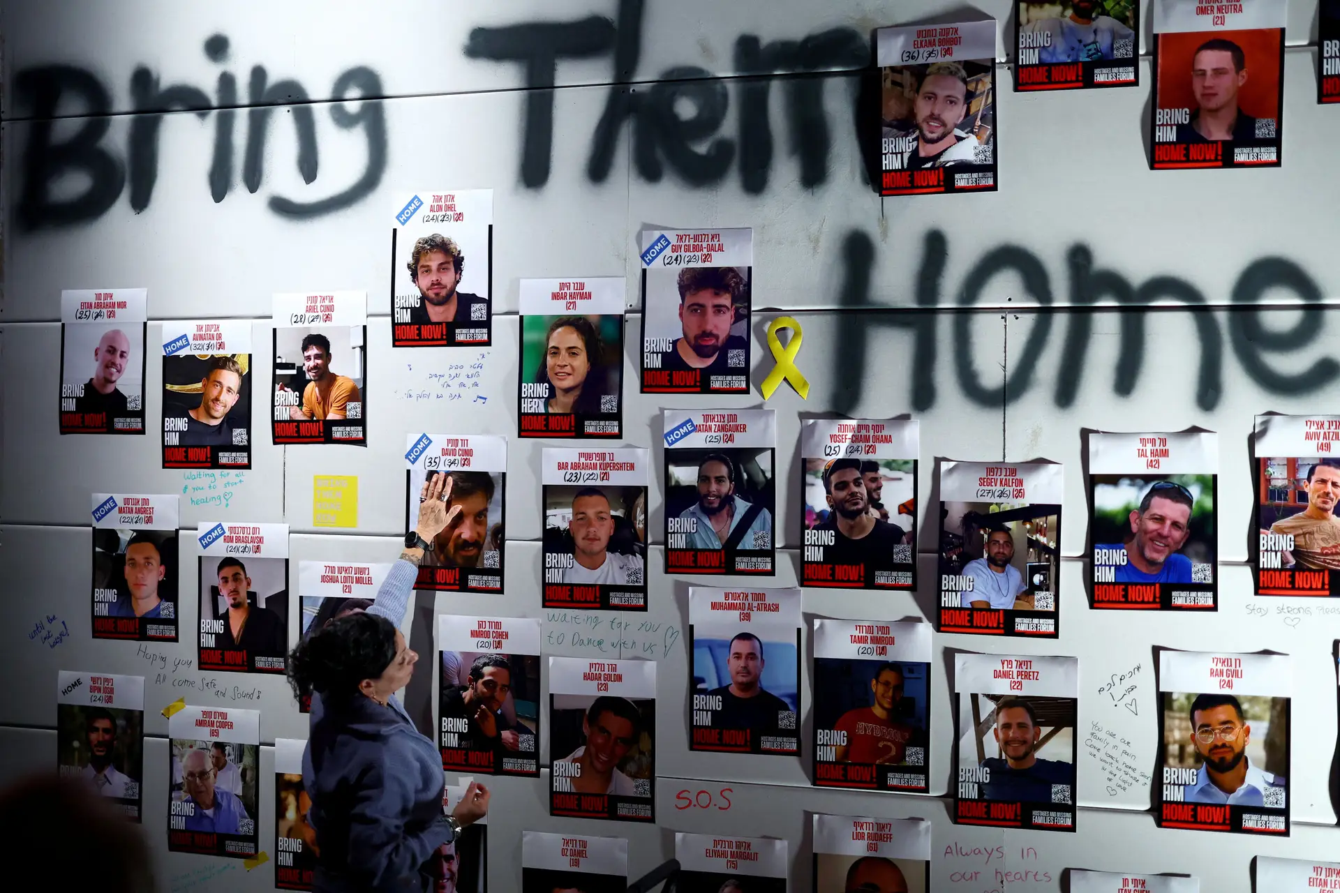 Familiares dos reféns pedem suspensão do plano de tréguas até entrega de todos os corpos