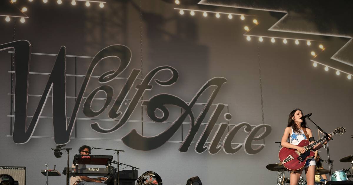 Banda britânica Wolf Alice regressa ao NOS Alive em julho de 2026