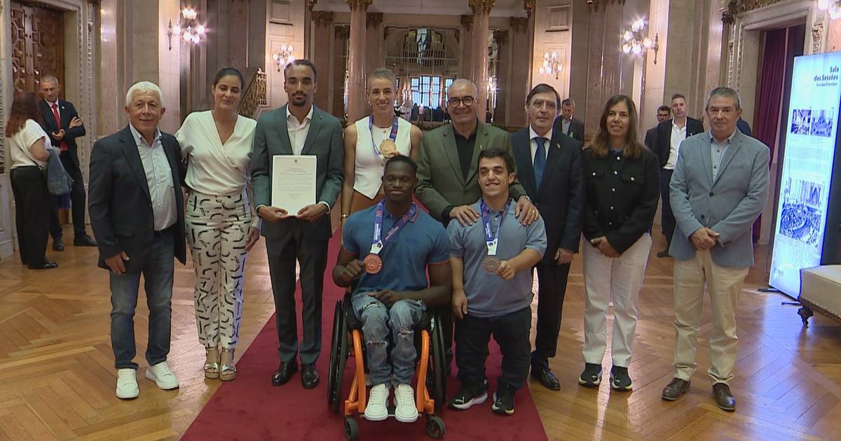 Atletas portugueses medalhados no Japão são homenageados na Assembleia da República