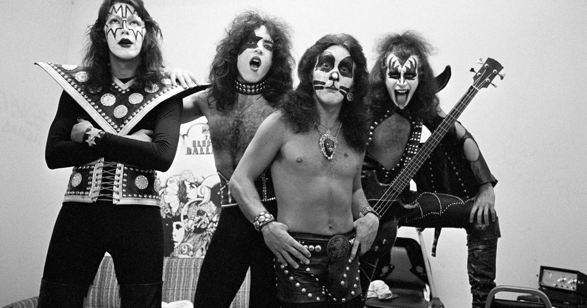 Morreu Ace Frehley, lendário guitarrista e cofundador dos Kiss, aos 74 anos