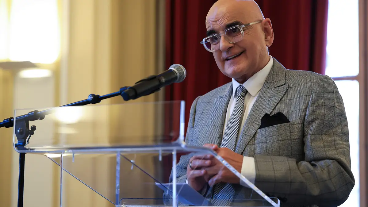 O encenador Ricardo Pais discursa durante a cerimónia de homenagem pelo Teatro Nacional São João (TNSJ), no Porto, 16 de Outubro de 2025. 