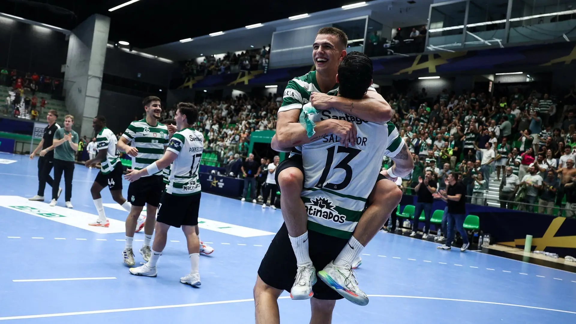 Golo no último segundo dá vitória ao Sporting na Champions de andebol