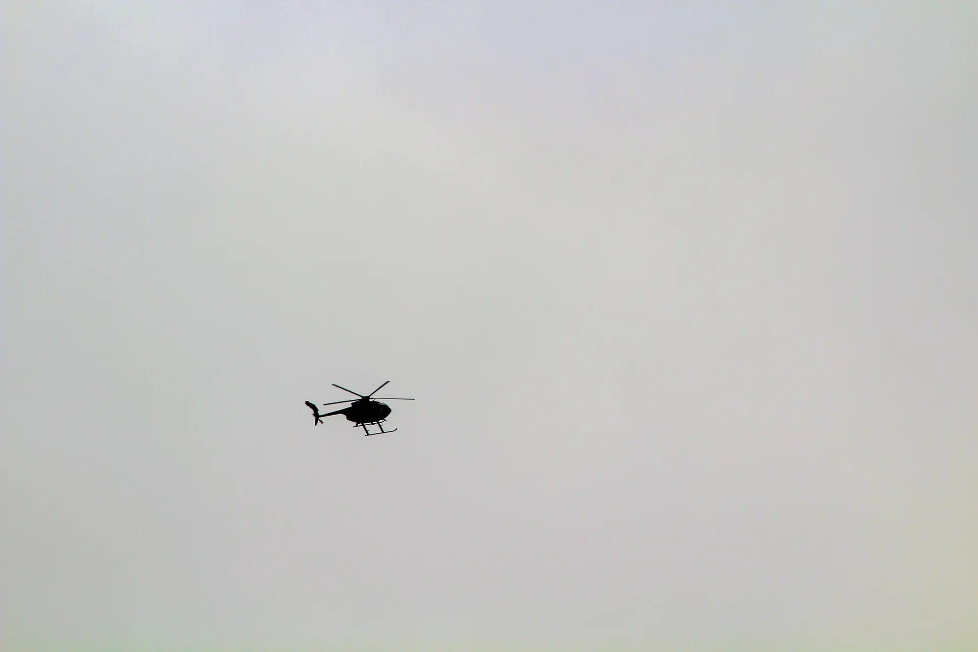 Helicópteros de combate dos EUA realizam exercícios perto da Venezuela