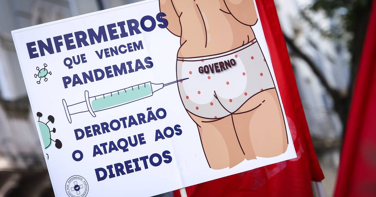 "Temos de tentar com as armas que temos à mão": enfermeiros e técnicos auxiliares em greve