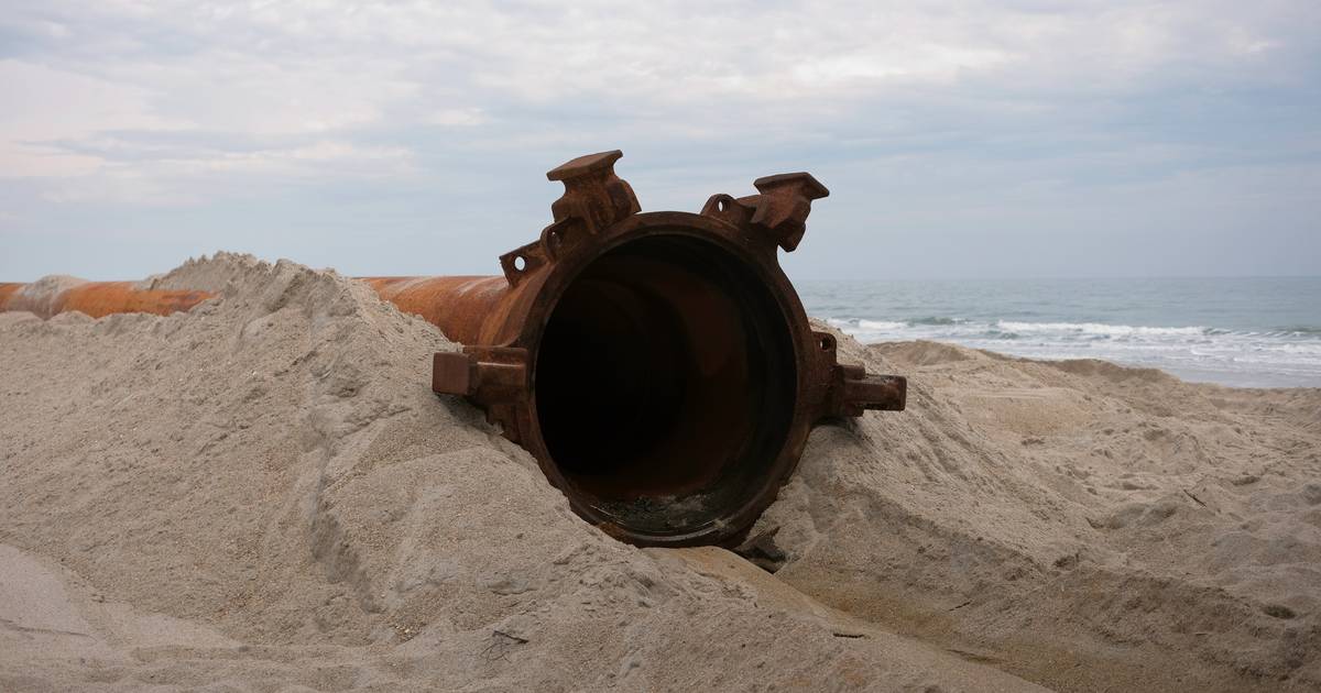 Praias de Aveiro recebem milhões de metros cúbicos de areia: tempestades fizeram o areal recuar mais de 10 metros
