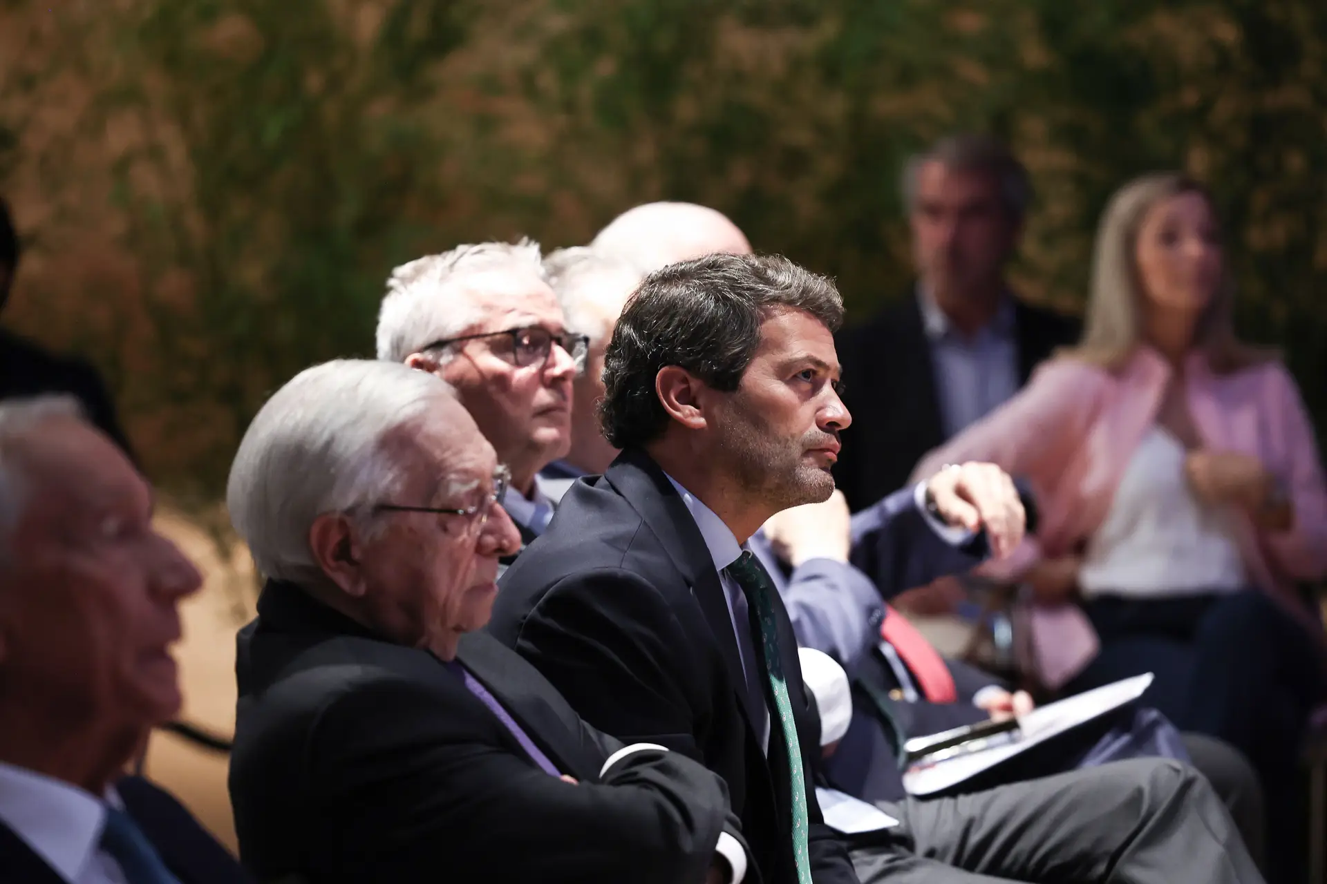 PSD e CDS dão luz verde a proposta do Chega que limita atestados de residência a estrangeiros