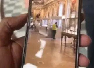 Roubo de joias no Louvre: dois homens detidos