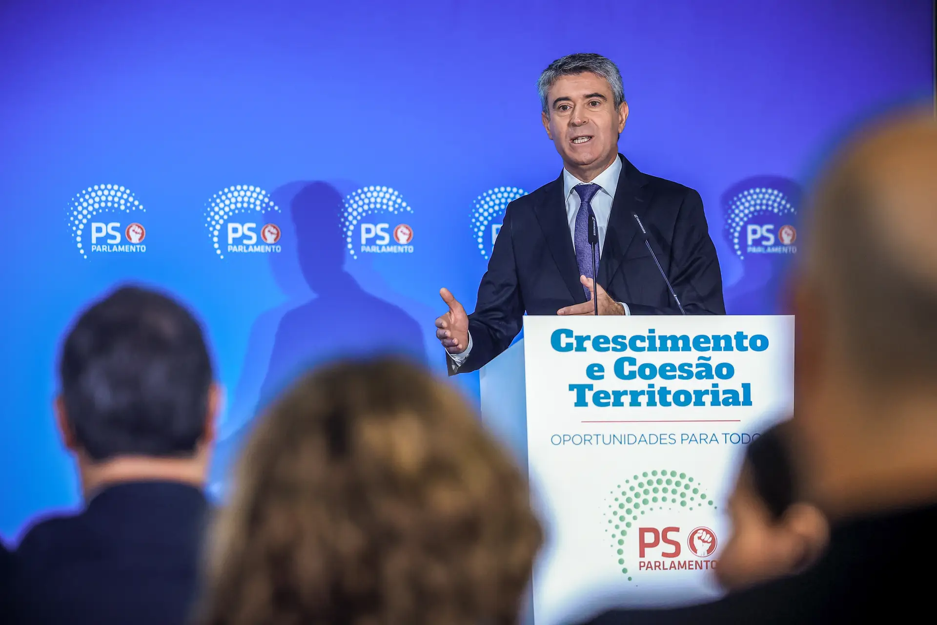 José Luís Carneiro propõe usar "gato escondido" para aumento permanente de pensões mais baixas