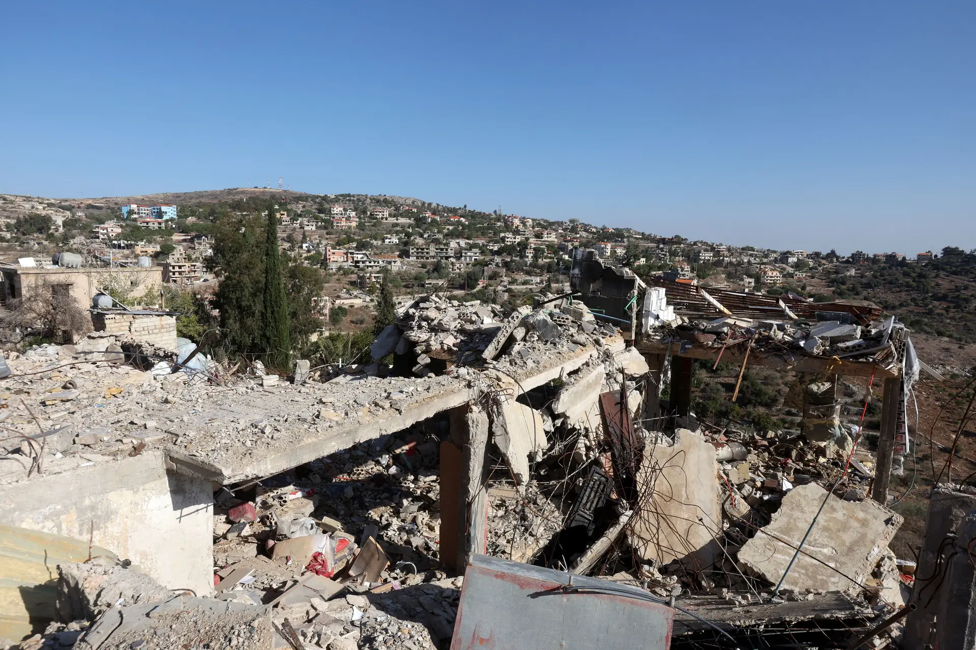 Israel diz ter matado dois supostos membros do Hezbollah no Líbano