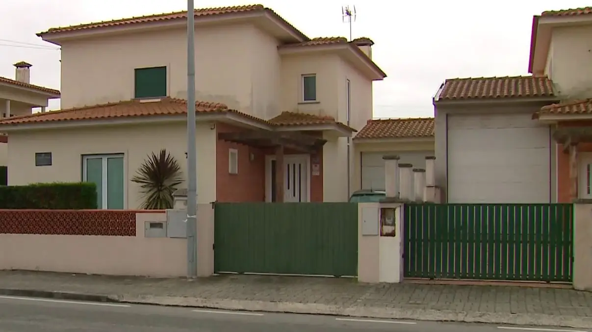 Identificado filho de 14 anos por suspeita da morte de vereadora de Vagos - SIC Notícias