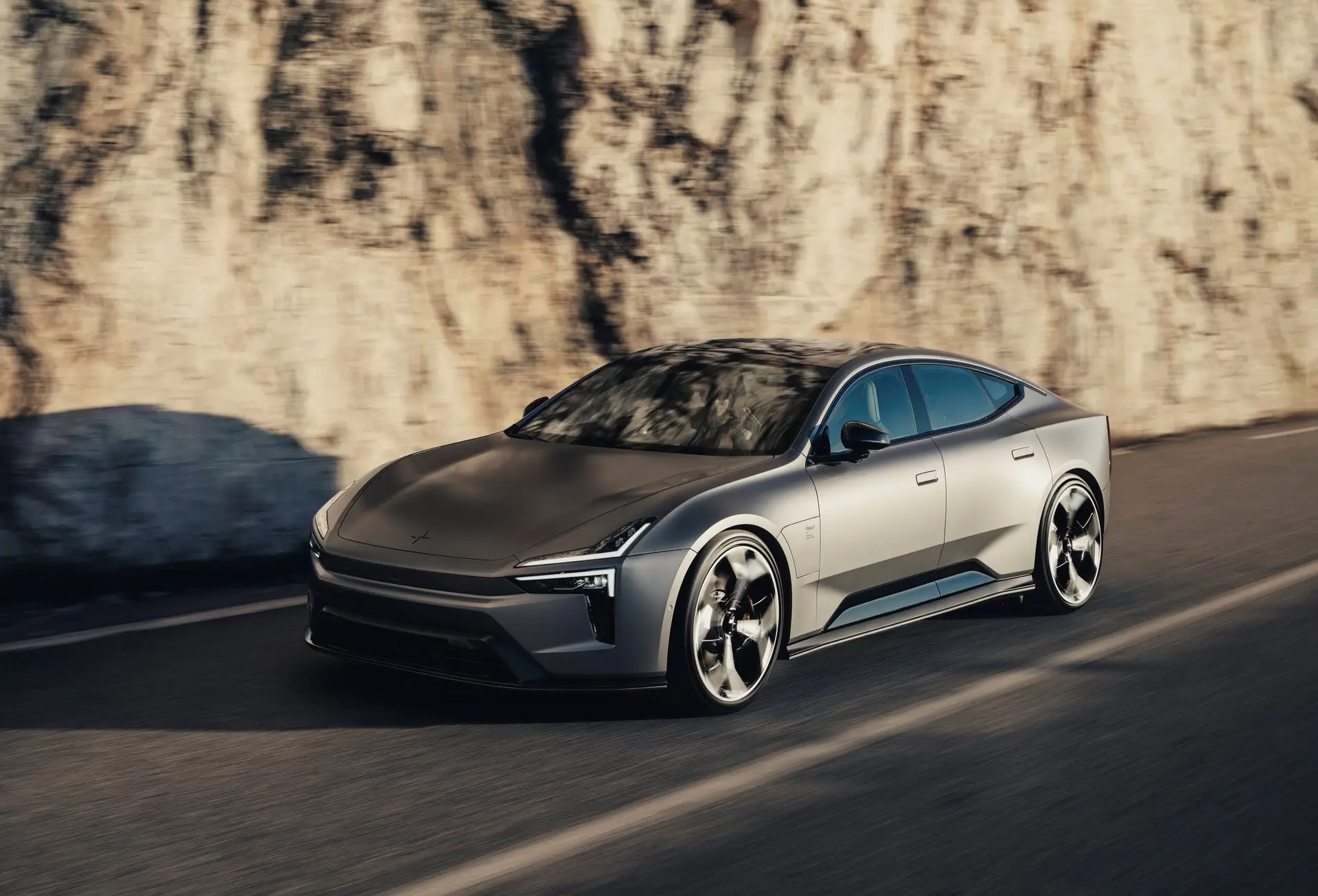 Polestar 5 é um poço de potência