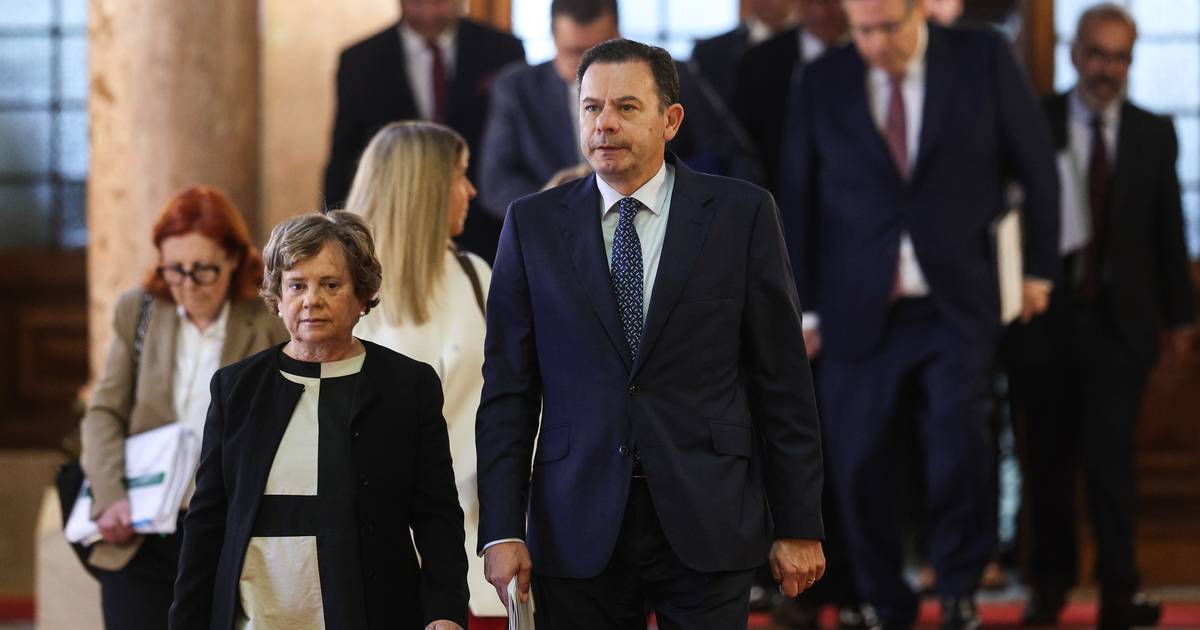 15 minutos: Primeiro-ministro espera por momento "oportuno" para indicar substituto da MAI