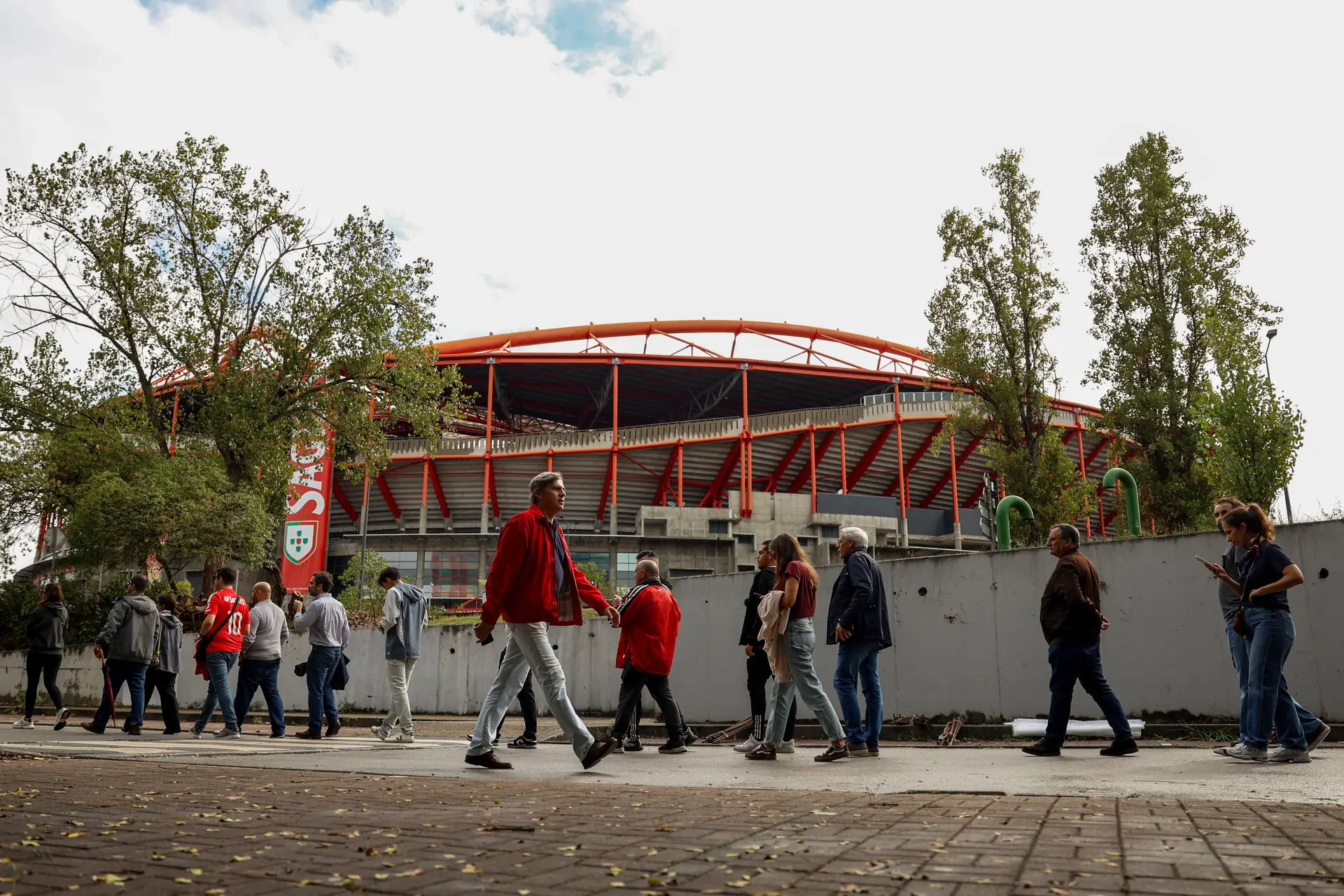 Benfica candidata-se ao Guinness após "recorde mundial de afluência" em eleições de clubes