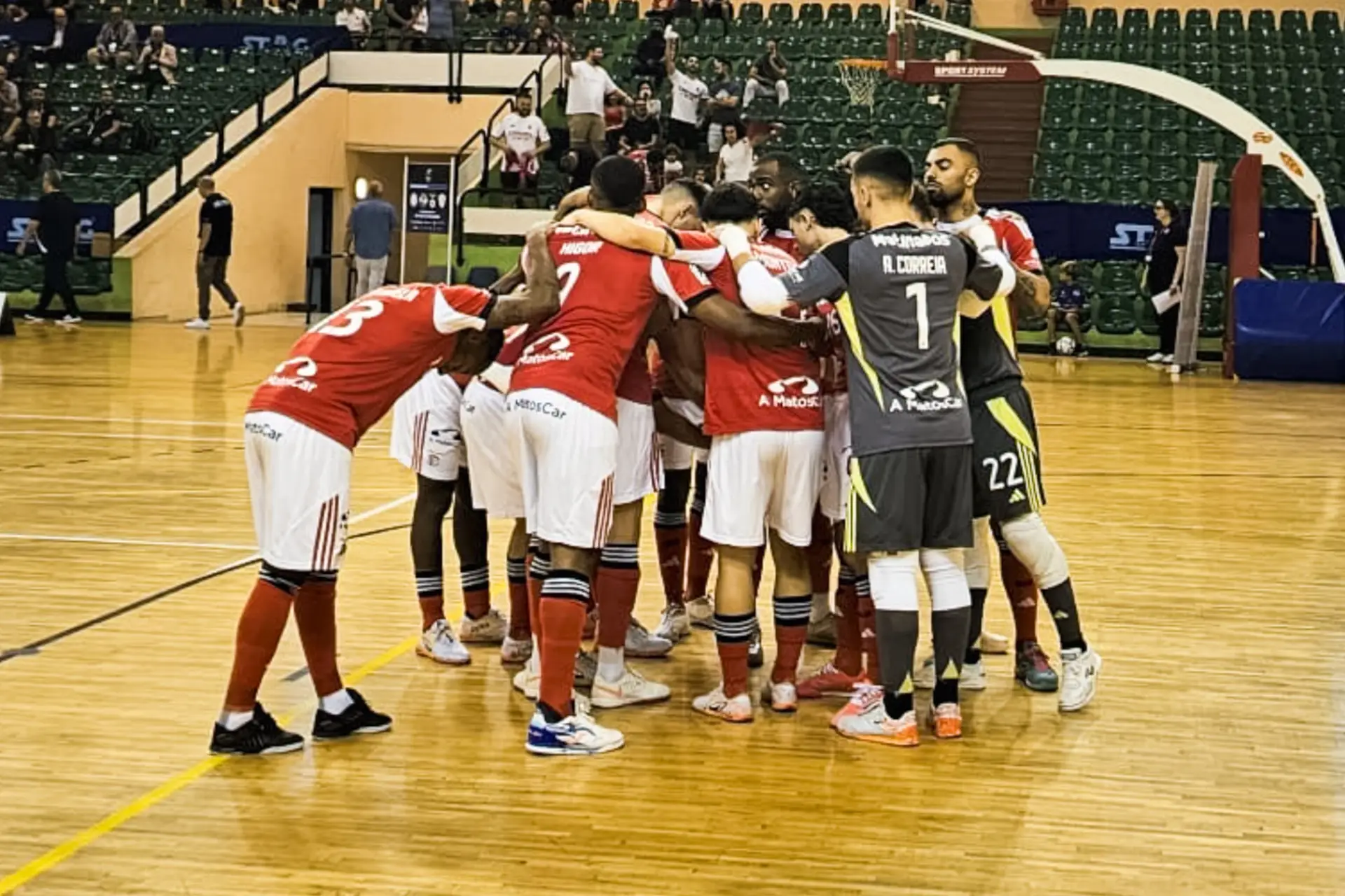 Benfica goleia Loznica-Grad na estreia na Ronda Principal da Liga dos Campeões de futsal