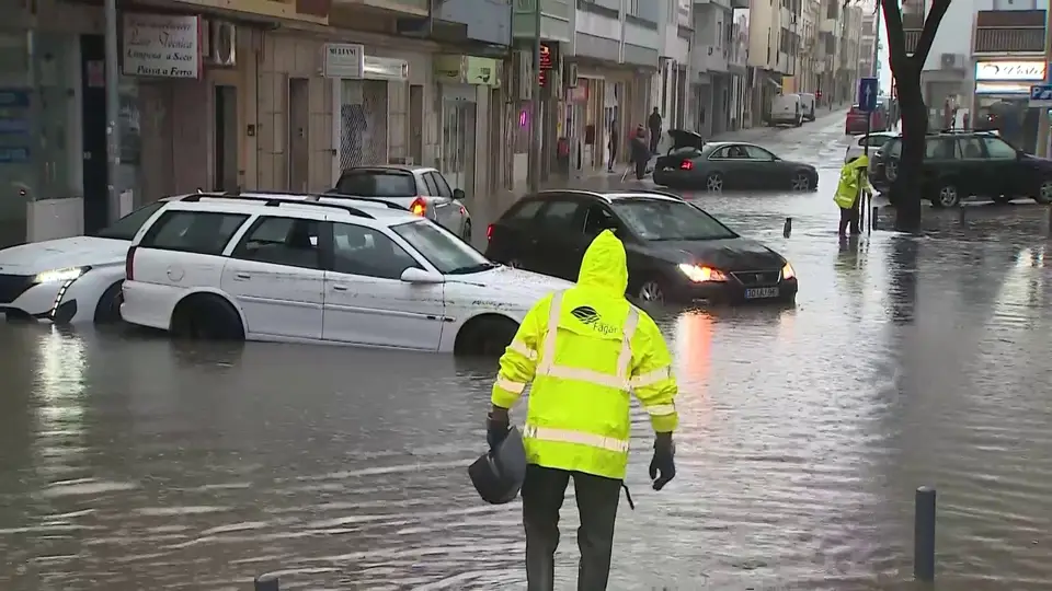 Cheias em Faro provocam vários prejuízos
