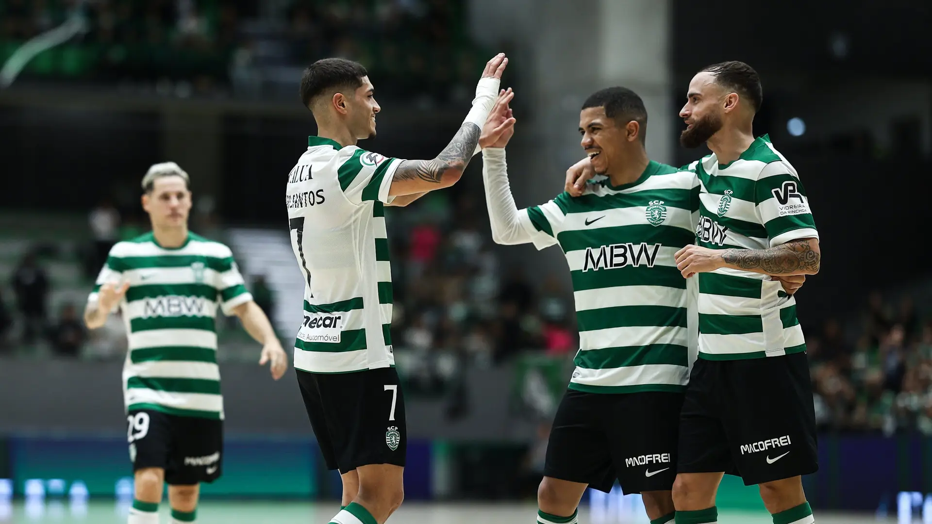 Sporting 'amassa' Pristina e alcança maior vitória de sempre na Liga dos Campeões de futsal
