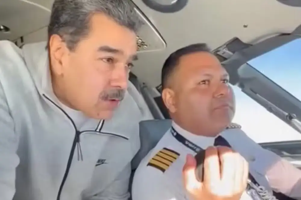 Nicolás Maduro e o piloto Villegas