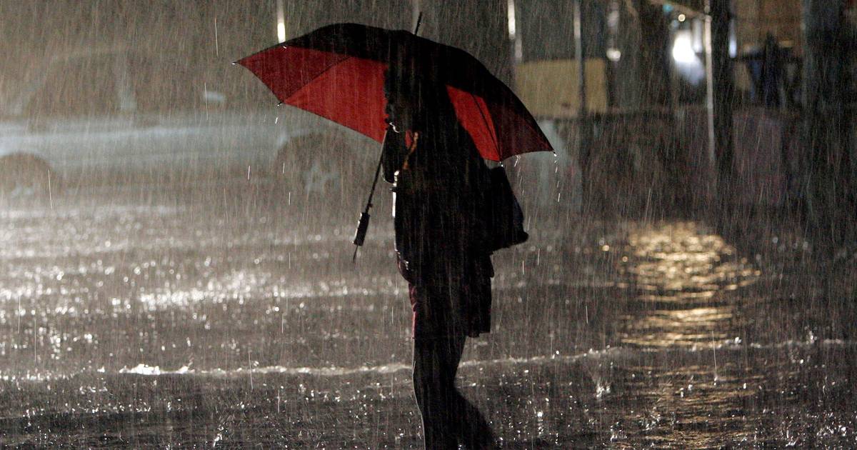 Semana arranca com chuva que pode ser persistente e forte e alguns locais