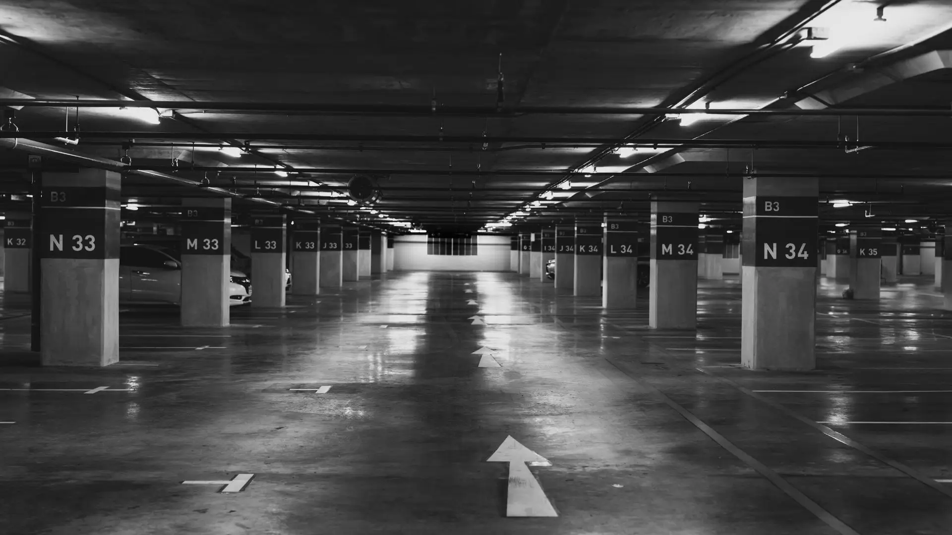 Incêndio em carro elétrico no estacionamento encerra Bragança Shopping