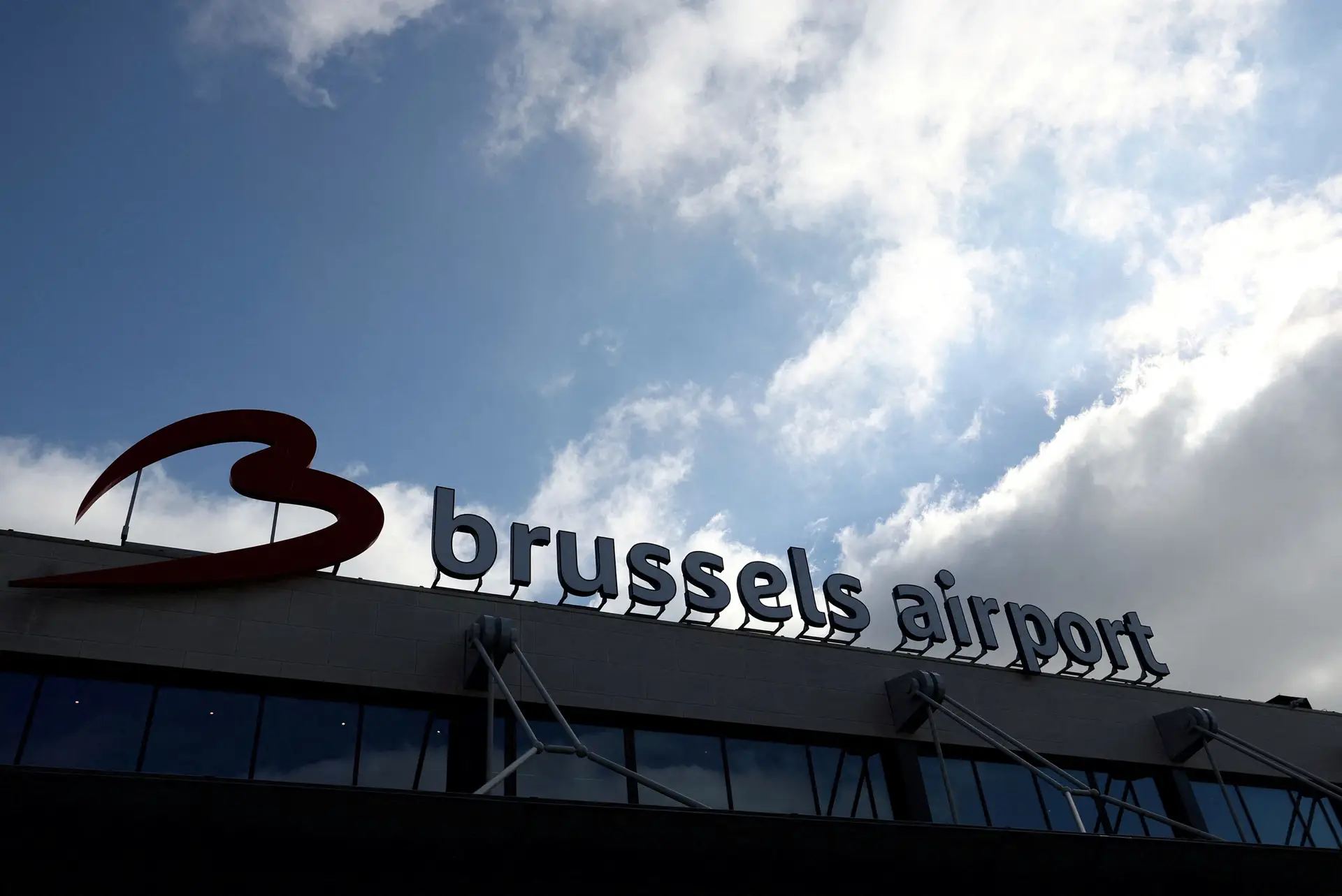 Aeroporto de Bruxelas parado devido a drone