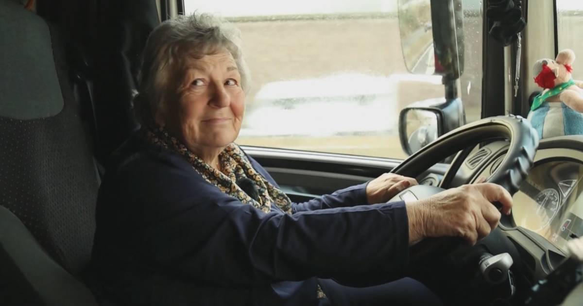 É avó, tem 76 anos e continua ao volante: a história da camionista mais velha da Alemanha