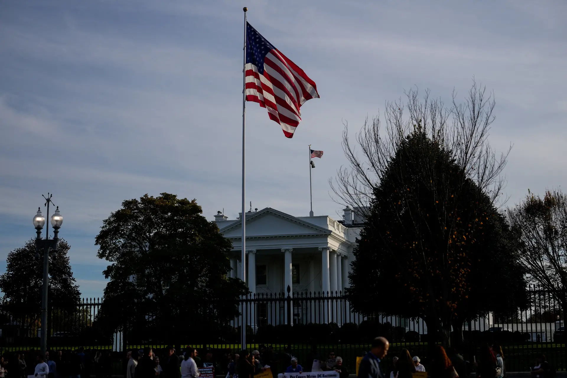 Governo desafia portugueses no estrangeiro a falarem português em casa