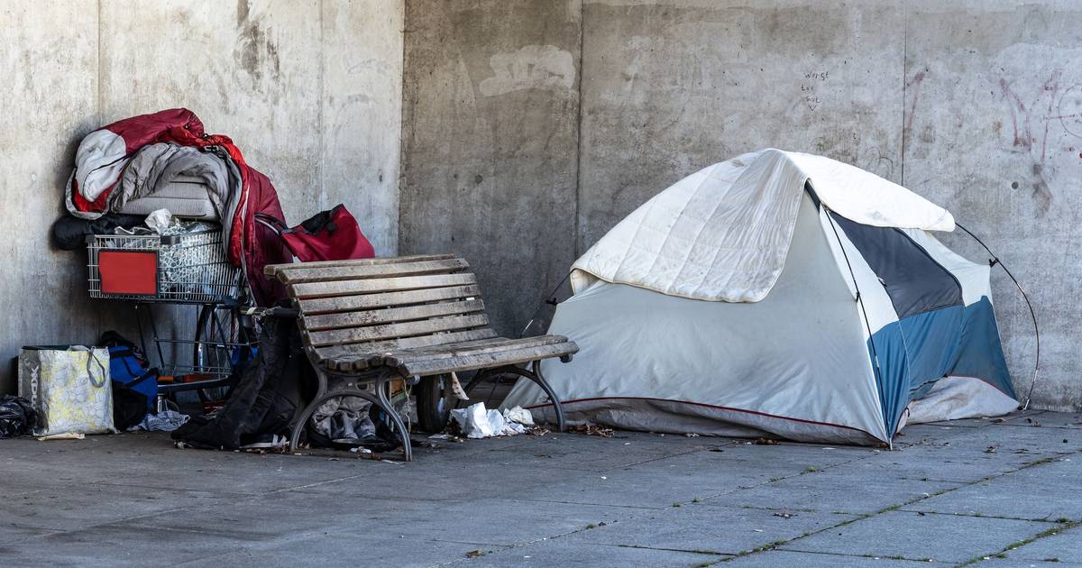 Più di 2.300 bambini dormono per strada in Francia, aumento del 42% dal 2022