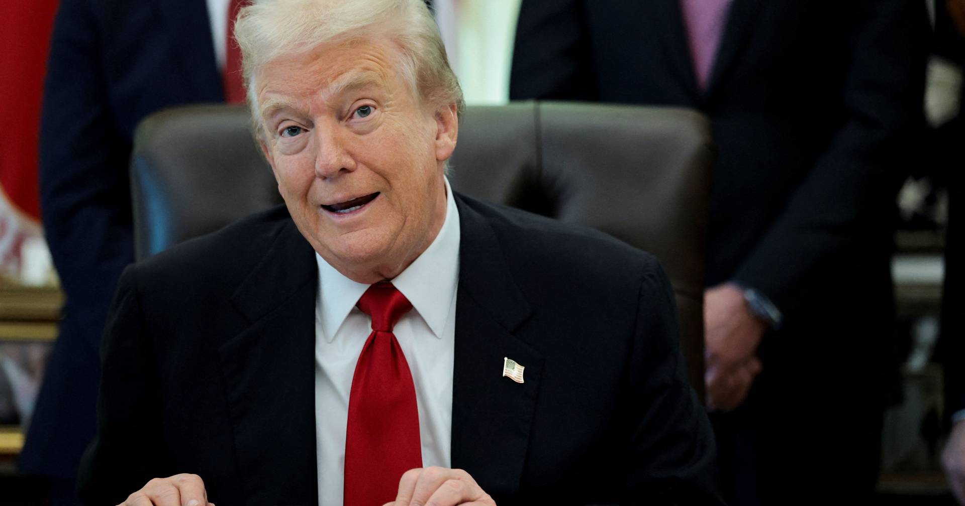 Supremo autoriza Trump a impedir pessoas transgénero de escolherem sexo no passaporte