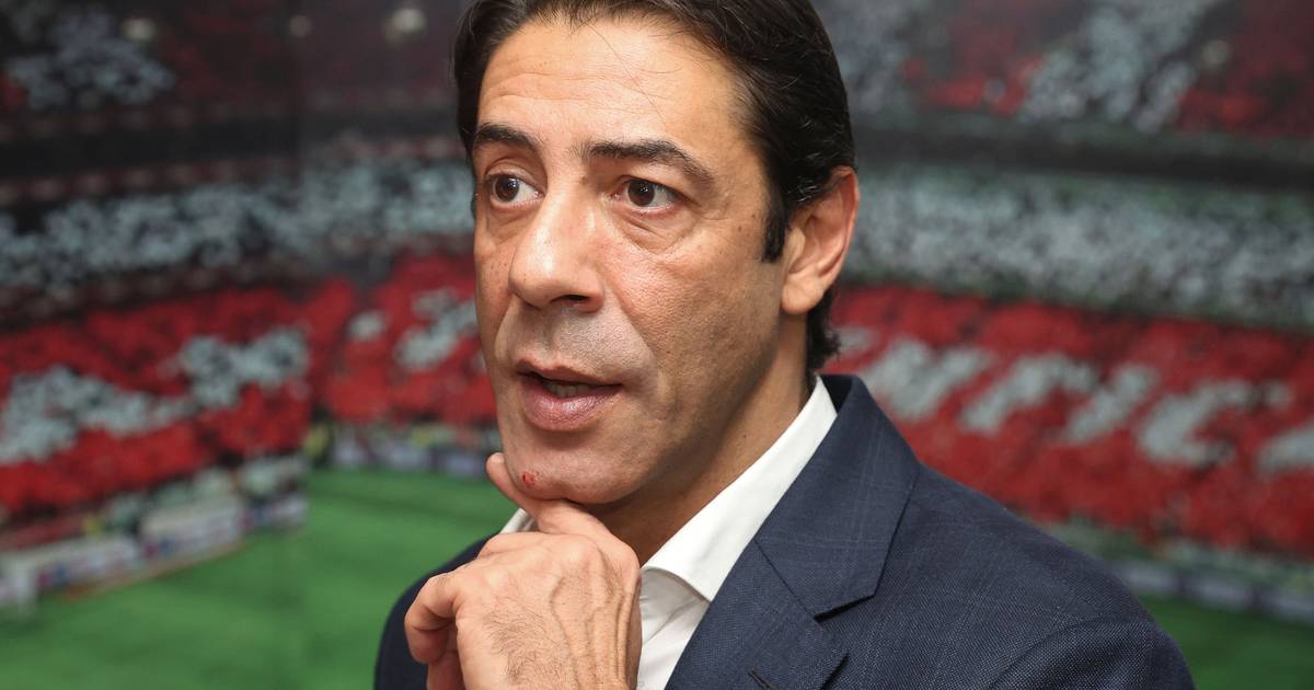 Rui Costa suspenso 45 dias por críticas ao árbitro Gustavo C