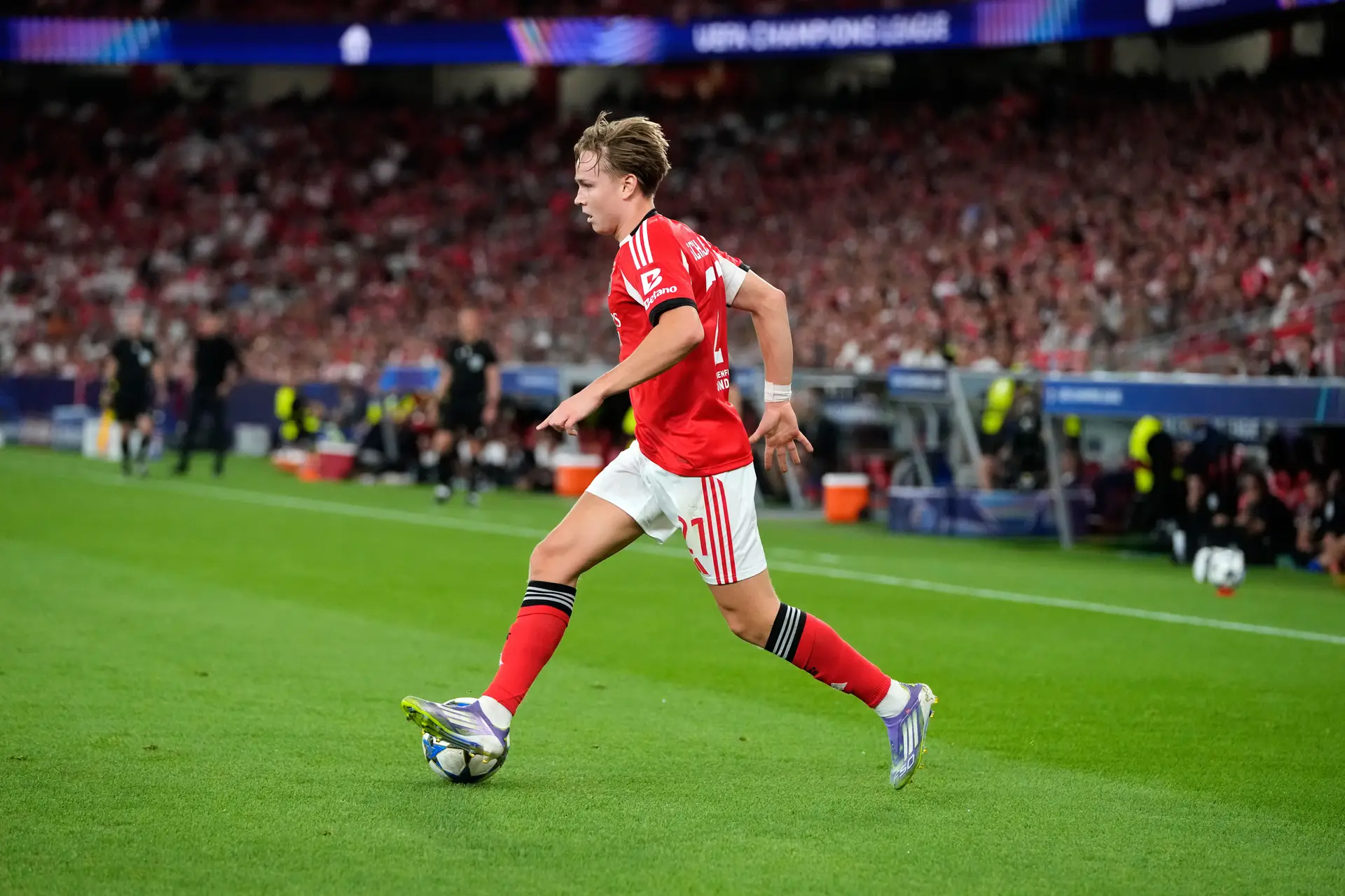 لاعب منتخب النرويج ونادي بنفيكا البرتغالي أندرياس شيلدروب. (وكالات)