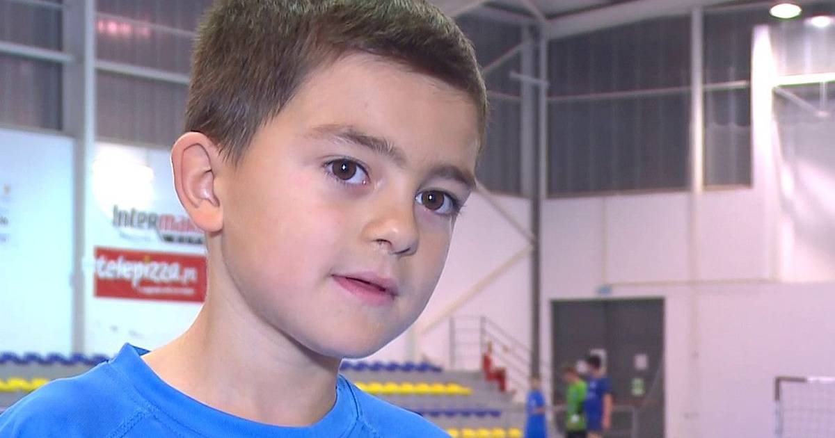 Pais salvam clube de futsal: "Fizemos história, nunca nenhum escalão de benjamim chegou lá"