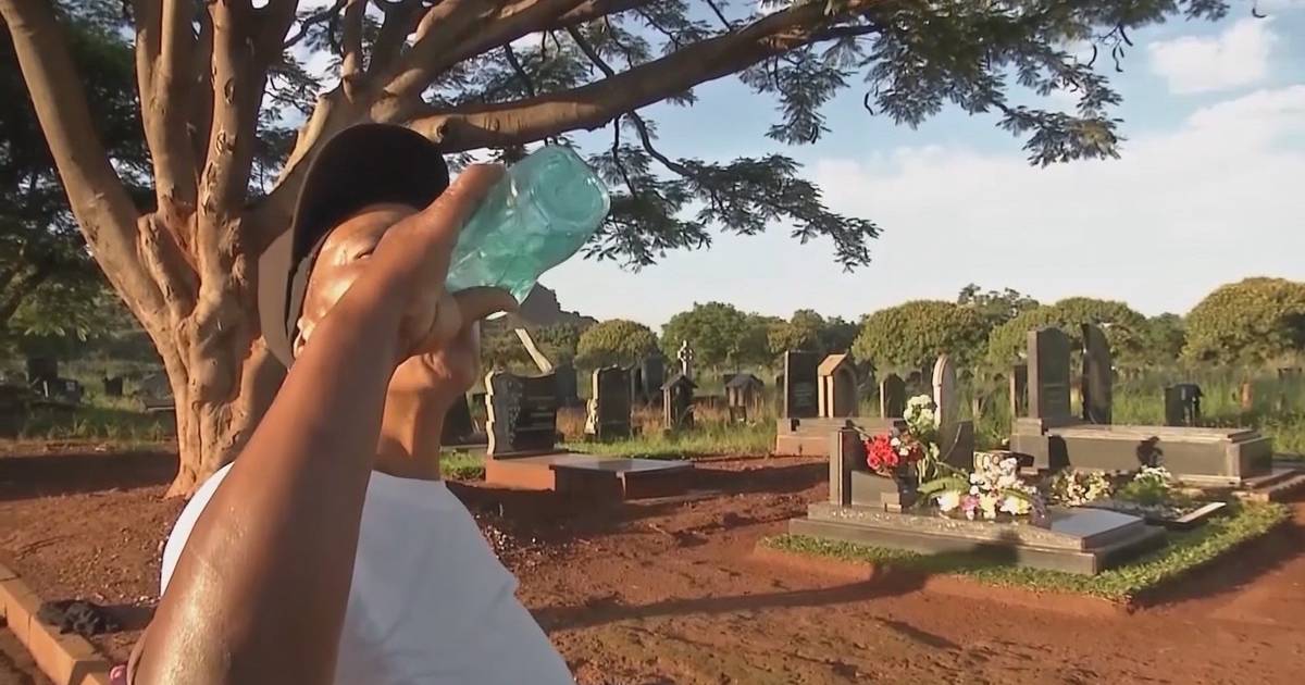 Ginástica no cemitério: como o exercício físico está a ajudar os zimbabuanos a combater doenças crónicas