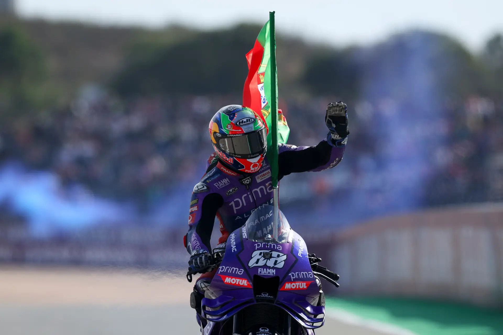 MotoGP: Miguel Oliveira despede-se do público português com um 14.º lugar -  SIC Notícias