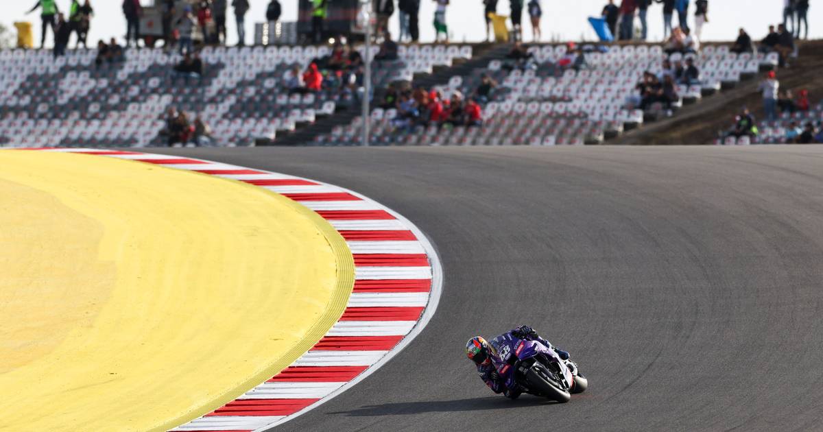 MotoGP: Miguel Oliveira despede-se do público português com um 14.º lugar