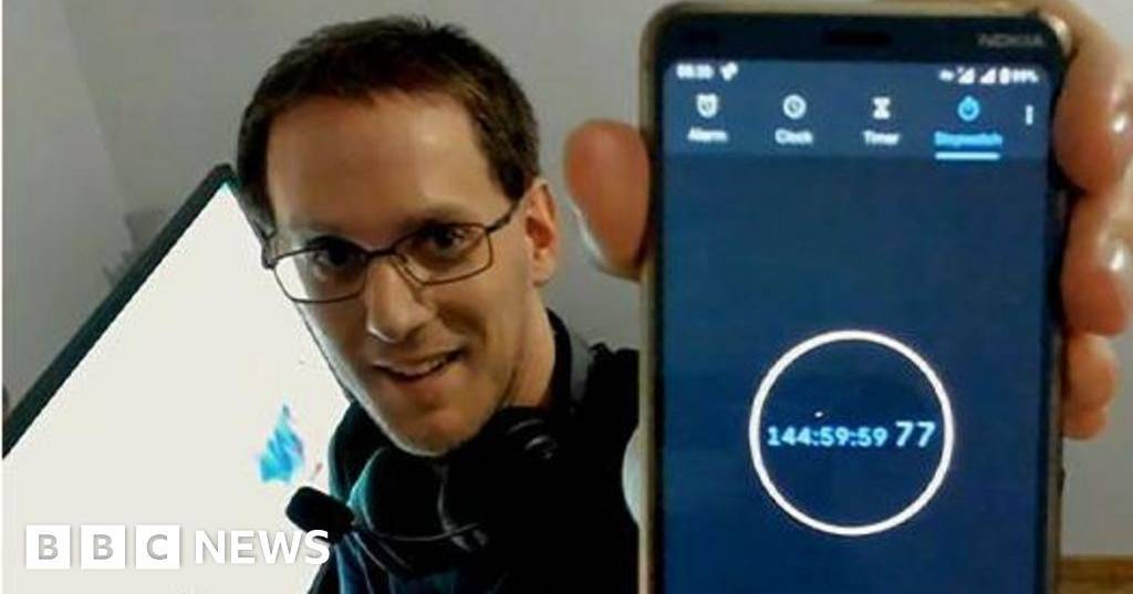 Gamer húngaro bate recorde do Guinness ao dançar durante 144 horas consecutivas