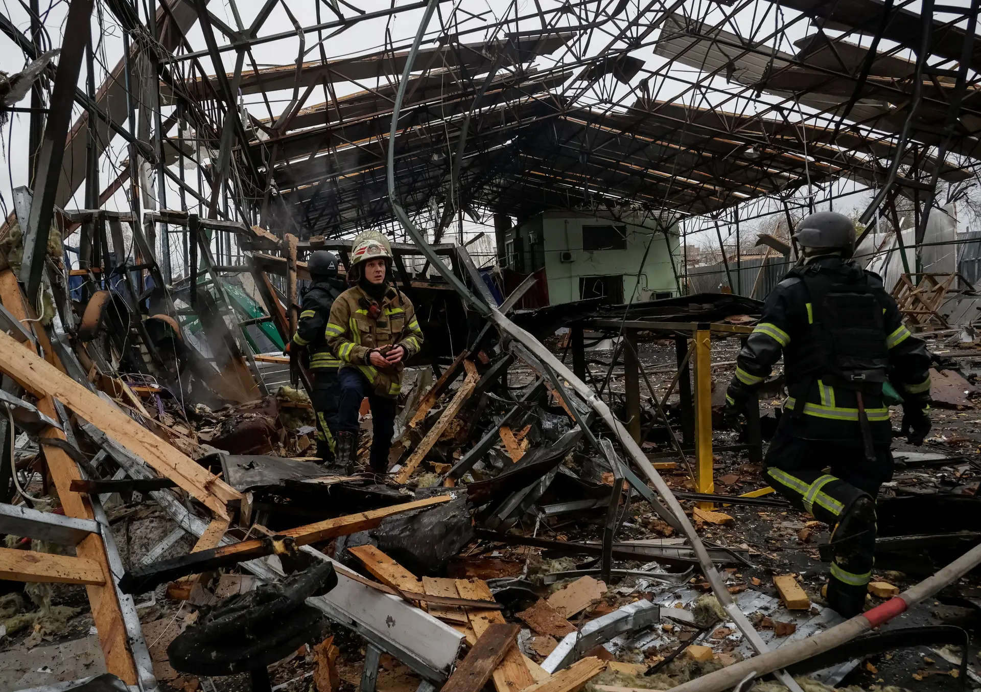 Autoridades ordenam a retirada de crianças de sete aldeias na região de Kharkiv